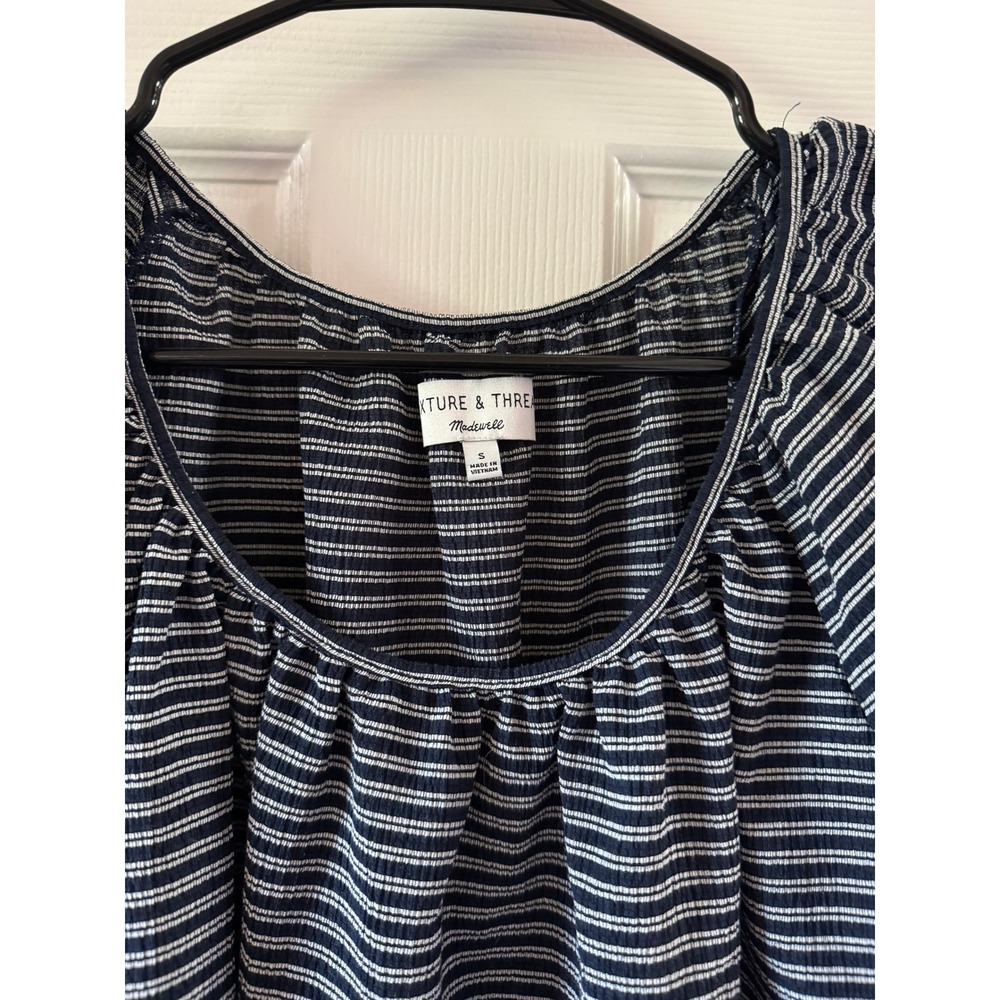 Texture & Thread Peasant Top In Stripe Size Small - image 3